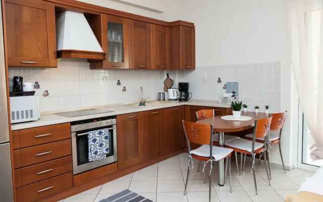 Cozy apt in Peristeri near Metro station