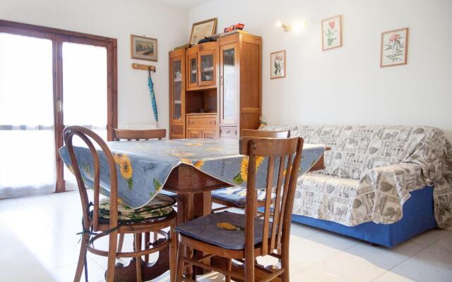 Trilocale Azzurro with small garden-TRILOCALE AZZURRO