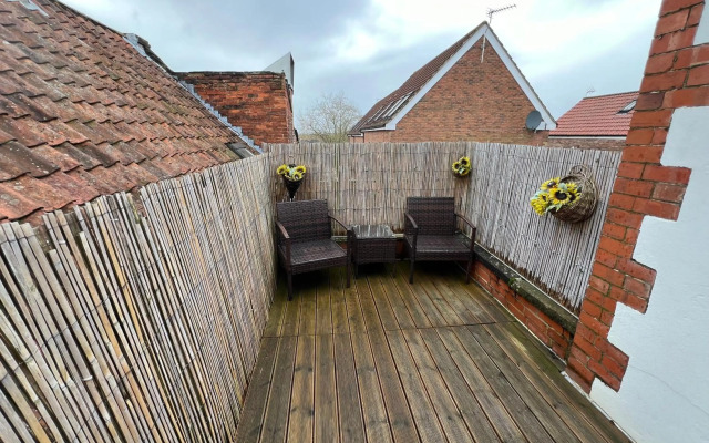 Beautiful 2b Apt in the Heart of Glastonbury.