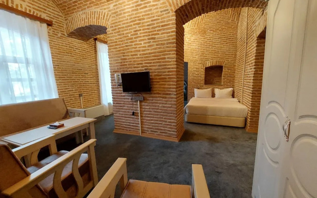 Shah Abbas Karvansaray Hotel