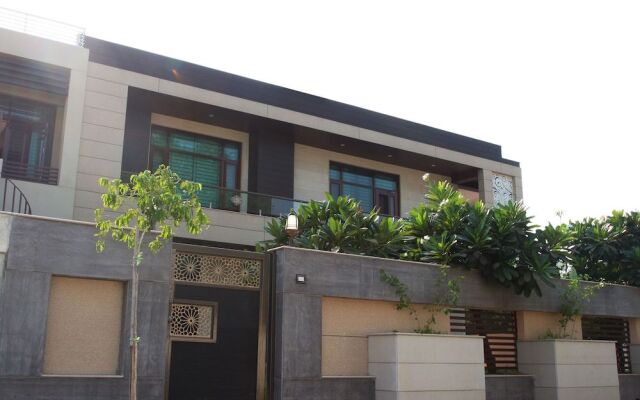 OYO 9744 Helios Homestay