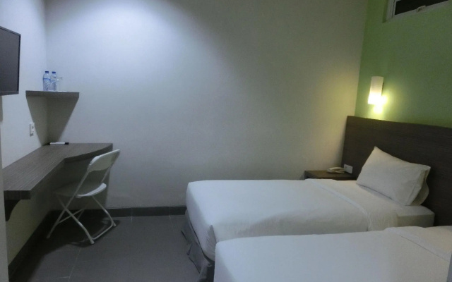 IZI Hotels – Guest Rooms – Bogor