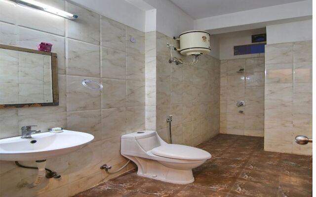 OYO 441 Hotel Mascot