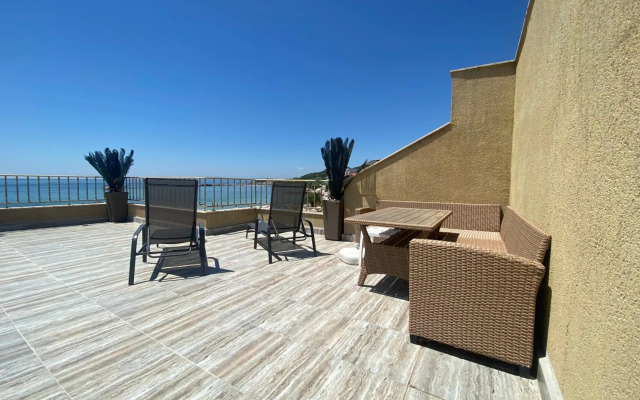 25m FROM THE BEACH!! Luxury Sea Paradise Apartment
