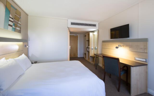 Holiday Inn Express Sandton Woodmead, an IHG Hotel