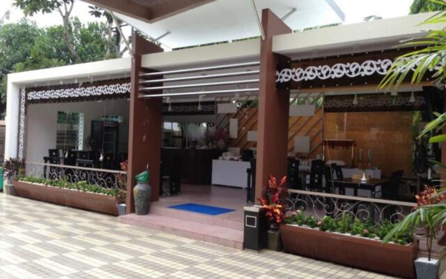Golden Silk Road Hotel