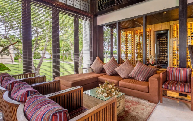 The Royal Santrian Serenity Villas By The Sea
