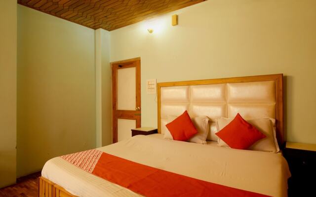 OYO 7341 Hotel Himalayan Hamlet