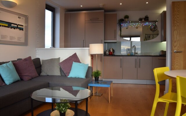 City Views 1 Bedroom Apartment in Shadwell