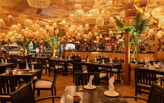 Fort Arabesque Beach Resort