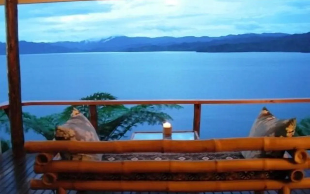 Naveria Heights Lodge