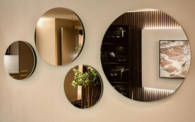 The Acacia, Luxury with Private Balcony + Parking