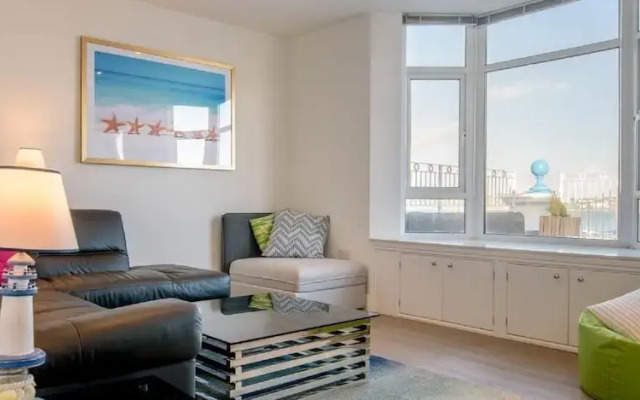 Quayside - Modern Apartment