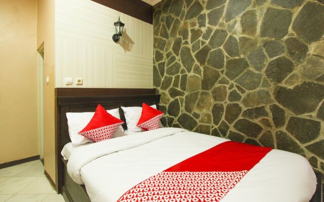 OYO 820 Abad Baru Hotel