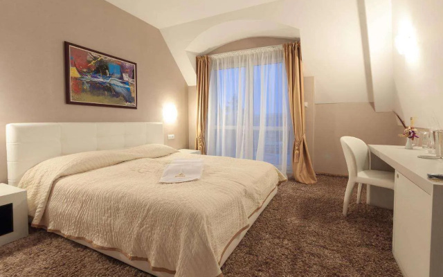 Agusta Hotel