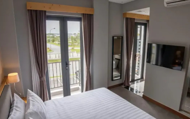 Redpine Boutique Hotel