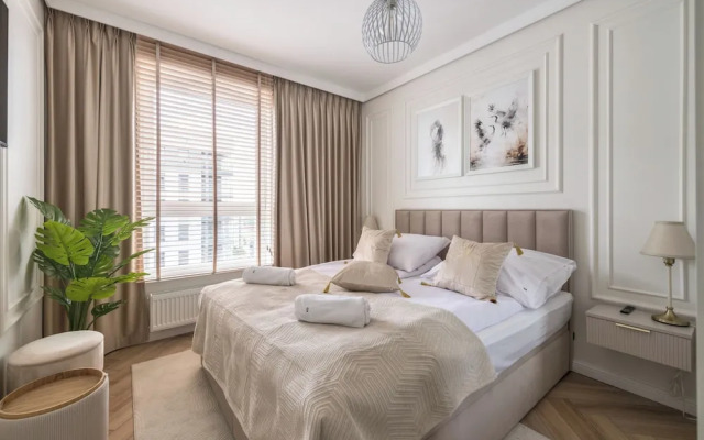 Horizon 170 Deluxe by Grand Apartments