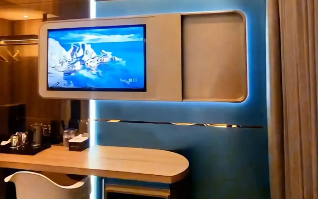 Qube Hotel by 98hospitality