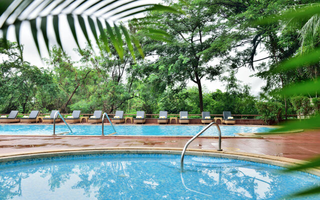Lakeside Chalet - Mumbai, Marriott Executive Apartments