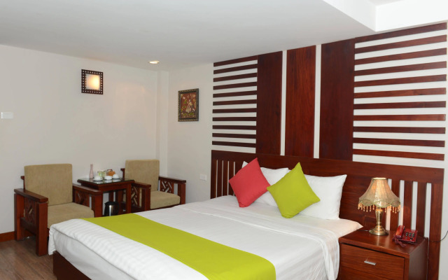 Golden Land Hotel