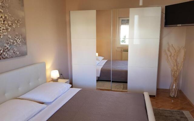 Apartments Sanda