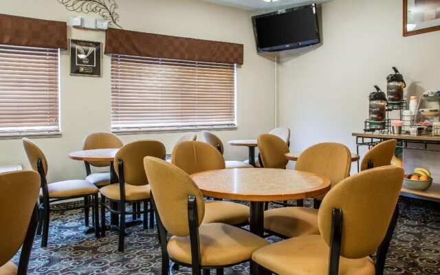 Quality Inn Sheboygan North I-43