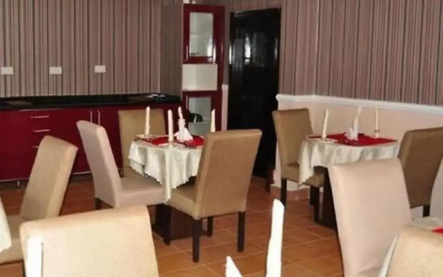 De Brass Suites Hotel