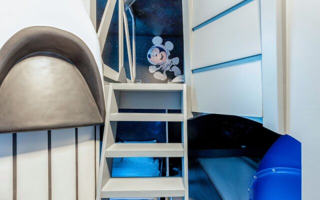 Harbor Island Beach Club by Villatel