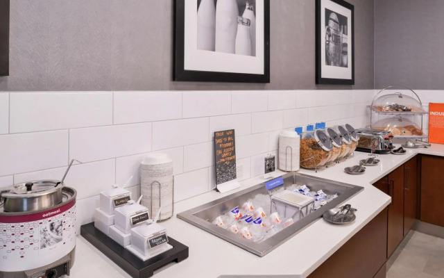 Hampton Inn & Suites Legacy Park-Frisco
