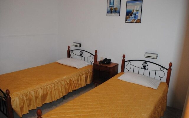 Santorini Youth Hostel