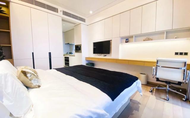 Rho Hotel