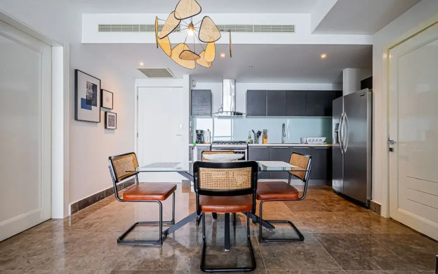 w Comfy 1BR w Fantastic Balcony in YOO