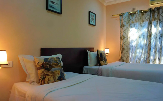Tasha Lodge and Tours