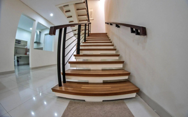 De Orion Setiabudi Villa