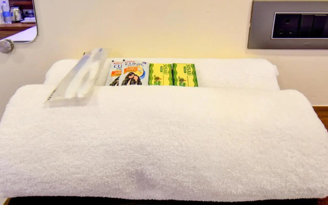 Hotel Majestic Crest