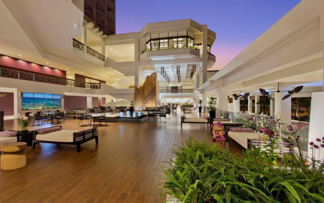 Waikiki Beach Marriott Resort & Spa