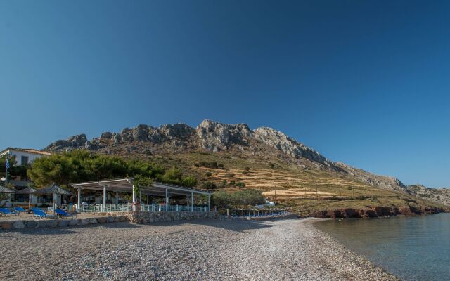 Four Seasons Hydra Luxury Suites