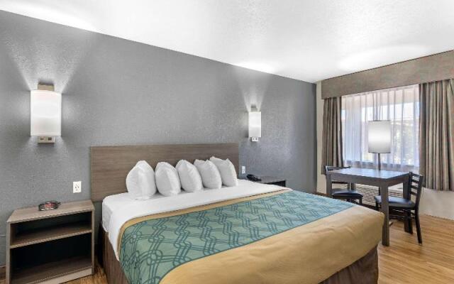 Econo Lodge Inn & Suites Socorro