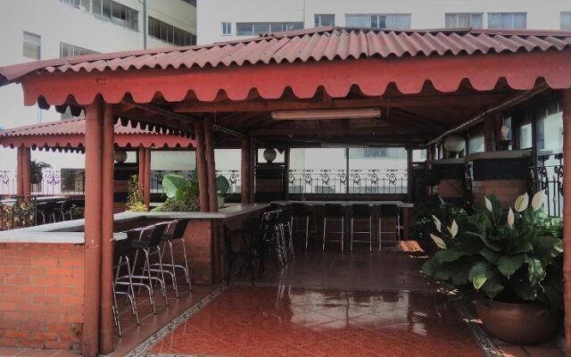 Hotel Ribera Del Rio Av 2N