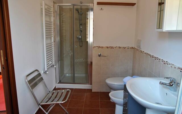 Red Roses Flat in a Semi-detached Villa