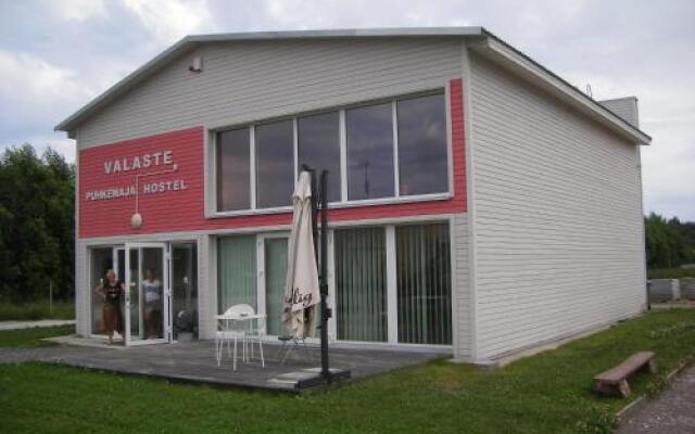 Valaste Guest House and Camping