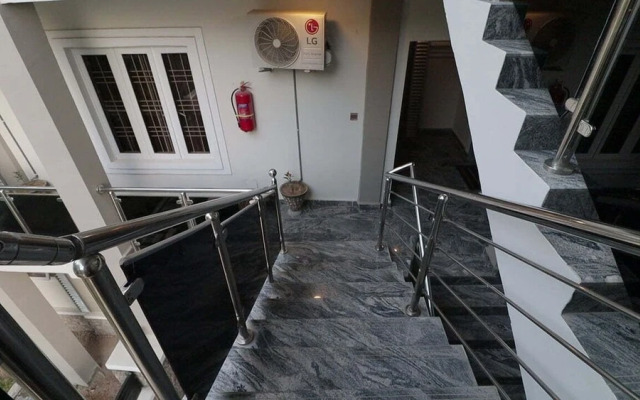 De Marshall Hotel and Apartments