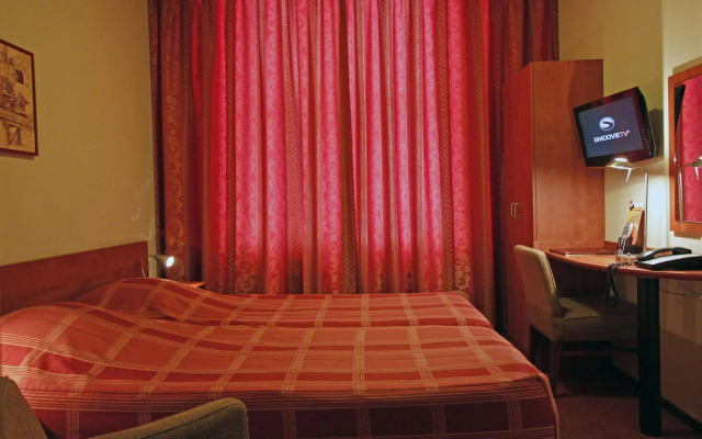 A Train Hotel