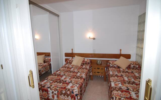 Apartamentos Zeus Alexis