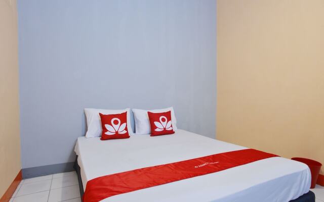 ZEN Rooms Basic Near Pasar Baru