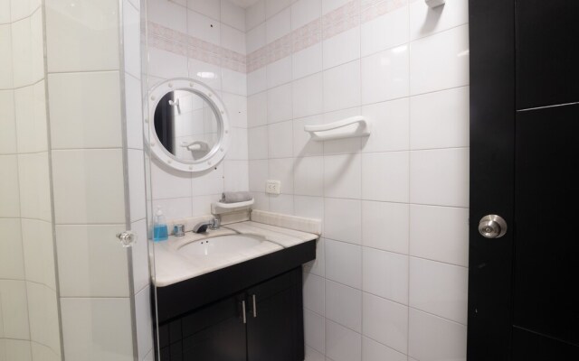 Penthouse con Piscina Privada El Laguito