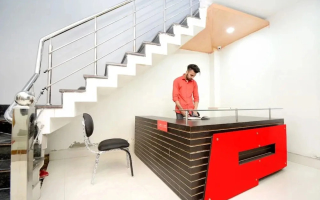 Hotel Royal Lifestyle By OYO Rooms