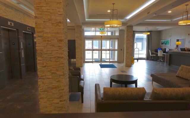 Holiday Inn Express & Suites Oshawa Downtown - Toronto Area, an IHG Hotel