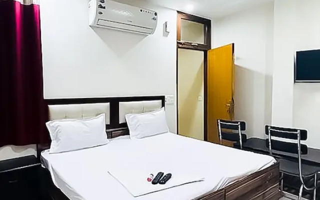 Roomshala 140 Hotel 24&7 Malviya Nagar