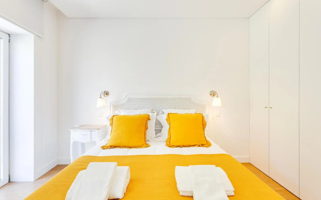 Wood Premium Downtown Apartment by DA'HOME